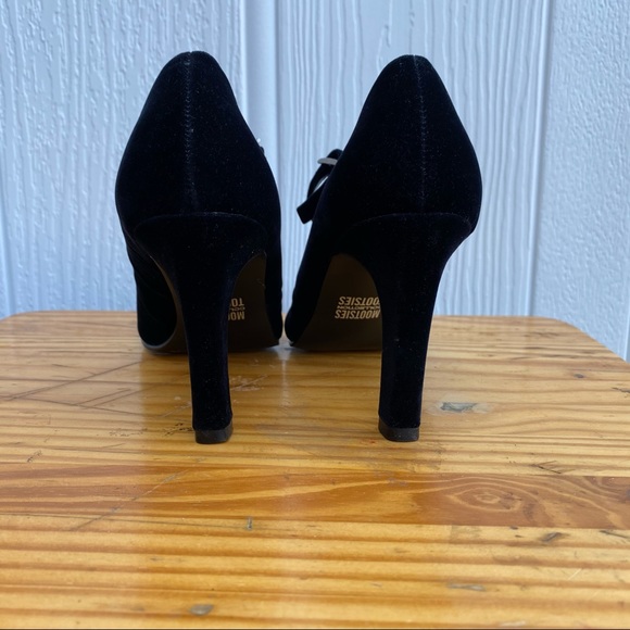 Kara - Picture 7 of 11